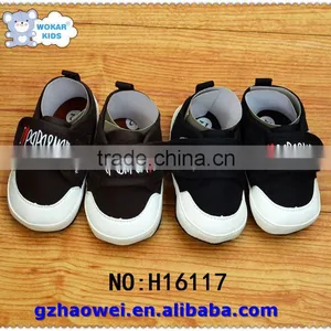 Love Dad & Mum Printed Baby Booties thumbnail-1