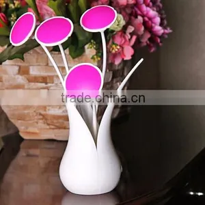 2016 New Products Light Sensing Nightlight thumbnail-1
