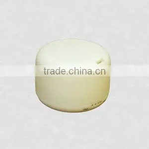 Non-Toxic Natural Air Humidifier Mini LED USB Ultrasonic Aroma Diffuser Humidification thumbnail-1