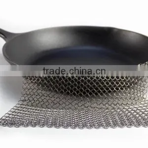 The Ringer Cast Iron Cleaner Stainless Steel Chainmail thumbnail-1