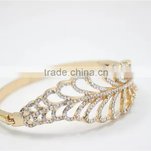 Gold Plated Fashion Design Feather Metal & White Diamond Open Cuff Bangle Bracelet For Women Gift For 2016New Intrend Style thumbnail-2