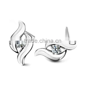 Multi Colar Zircon Sea Shell Shaped Prong Setting Ear Studs thumbnail-2