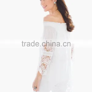 Women's See Through Look Lace Fabric Off-shoulder Blouse thumbnail-3