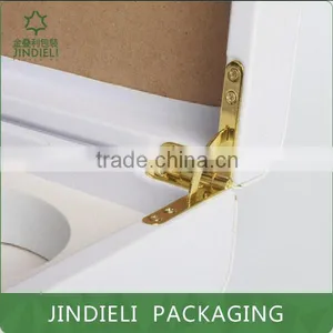 Beautiful White Leather Cosmetic Box Packaging thumbnail-6