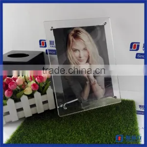 Custom Fashionable Clear Acrylic Picture Frames 5x7 / Magnetic Acrylic Photo Frame 5x7 thumbnail-4