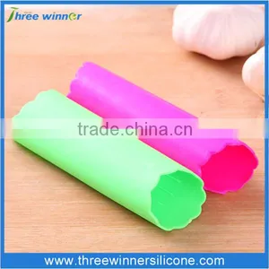 Silicone Products Vegetables and Fruits Custom Roller Garlic Peeler thumbnail-5