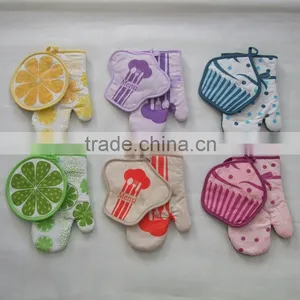 Chef Cap Shaped Pot Holde Rcute Kitchen Set Cook Design Pot Holder and Glove Set thumbnail-1