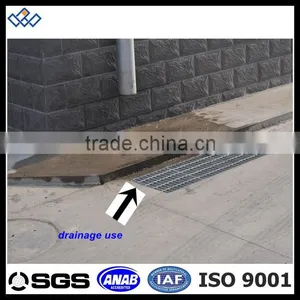 Car Passing Road Side Steel Bar Grating thumbnail-1