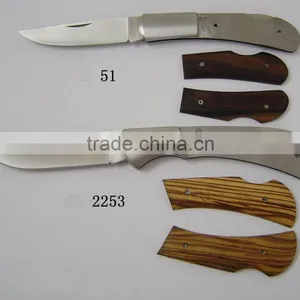 Damascus Folding Knife With Carbon Fiber Handle thumbnail-3