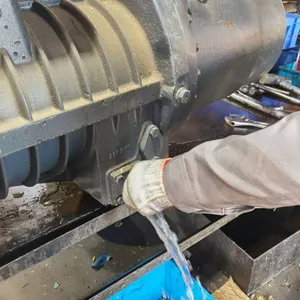 Maintenance of Carrier Screw Compressors in Central Air - Conditioning Systems With High Noise, Modification of Unit Electrical Control, and Cleaning of Multi - Connected Air - Conditioning Systems thumbnail-4
