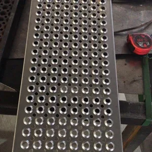 Stainless Steel Punching Mesh 0.8mm Hole 0.5mm Thickness 200 Mesh Count for Liquid Filter thumbnail-4