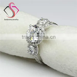 Round Cut 3-stone Halo Moissanite 2CT 8.0mm Center 14k 18k White Yellow Gold Diamond Wedding Engagement Ring thumbnail-3