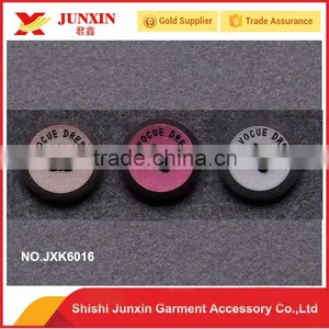 2016 New Style Custom Logo Plastic Buttons for Garments thumbnail-1