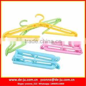 Plastic Travelling Foldable Laundry Hanger thumbnail-1