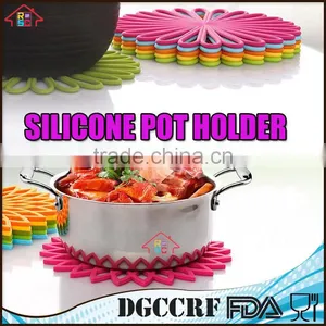 Premium Quality Cheap Insulated Flexible Durable Non Slip Coasters Multi-Use Flower Shaped Trivet Silicone Mat Hot Pads thumbnail-1