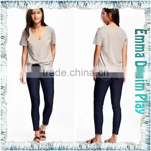 Latest Style Customized Made Sketch Leisure Ladies Grey Organic Cotton Deep V Neck T Shirts thumbnail-3