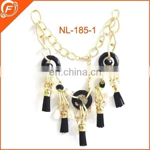 Women Dressing Metal Chain Necklace With Tubes thumbnail-4