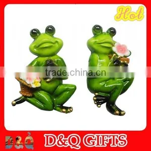 Polyresin Two Frogs Fridge Magnet With Flower Basket thumbnail-1