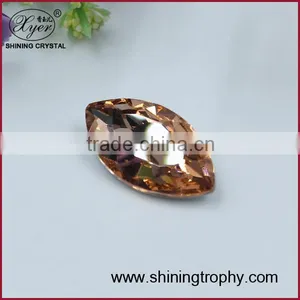 Fashionable Baguette Shaped Crystal Garment Accessories From Yiwu Market thumbnail-1