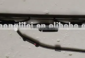 Universal Frame Wiper Blade thumbnail-3