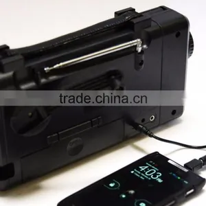 Solar Hand Crank Radio thumbnail-3