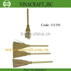Brooms & Dustpans thumbnail-1