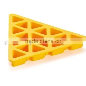 Triangle Silicone Ice Cube Tray thumbnail-1