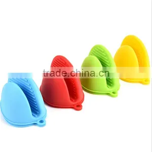 Wholesale Household Cheap Good Quality Silicone Oven Mitts Heat Insulation Waterproof Glove thumbnail-1