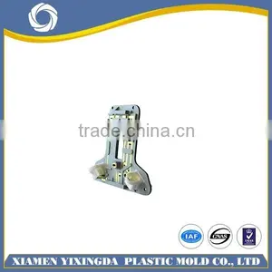 Metal Insert Plastic Mold thumbnail-1