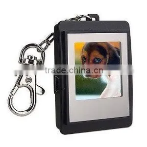 Key Chain Style Mini Digital Photo Frame thumbnail-1