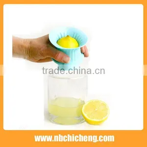 Easy Handle Silicon Kitchen Tools Lemon Juicer Silicone Fruit Juicer thumbnail-4