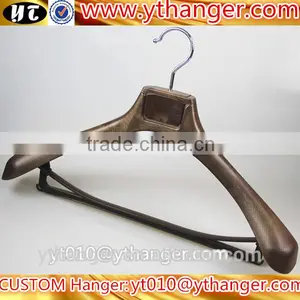 YY0541vintage Wide Shoulder Mens Suit Hanger With Pants Bar Plastic Suit Hanger thumbnail-1