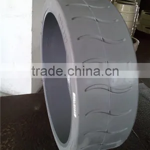 Electric Outdoor Small Hydraulic Scissor Lift Platform Tyre With Grey Rims 5 Holes thumbnail-5