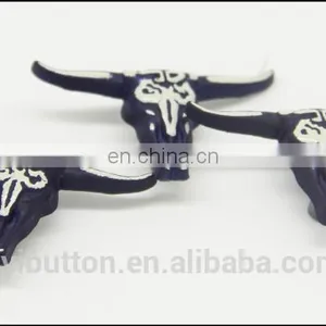 Decoration Painted Color Metal Garment Label, Nice Quality With OX-head Logo Zinc Alloy Garment Label thumbnail-2