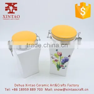 Hot Selling Kitchen Decorative Storage Ceramic Cookie Jar With Cover thumbnail-4