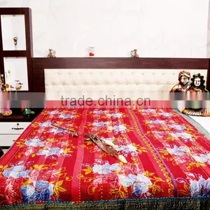 Handmade Organic Vintage Throw Kantha Quilt Ethnic Reversible Bedspread Bohemian King Size Quilt thumbnail-1