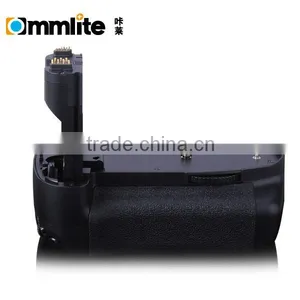 Commlite ComPak Vertical Camera Grip/Battery Pack/Battery Grip for Canon 7D thumbnail-4