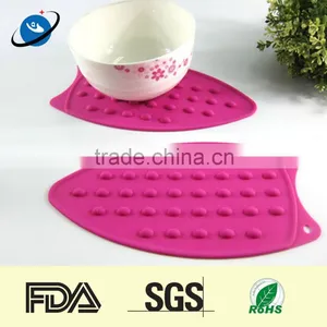 Candy Colors Non Slip Silicone Rubber Heat Resistant Mat thumbnail-1