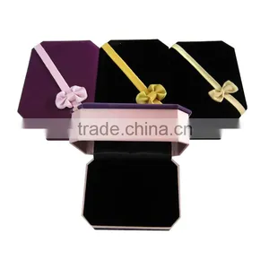 Cheap Velvet Watch Cases For Women Wholesale,Watch Boxes Customized. thumbnail-2
