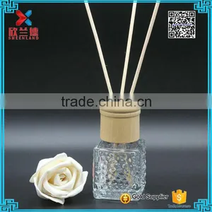 Wholesale Embossed Square Empty Aroma Reed Diffuser Glass Bottle 45ml thumbnail-1