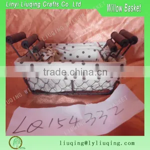 Factory Wholesale Rectangular Iron Metal Chichken Wire Storage Basket With Handle & Liner thumbnail-1