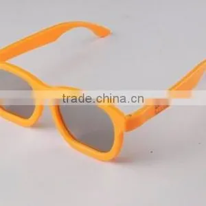 3D Glasses thumbnail-1