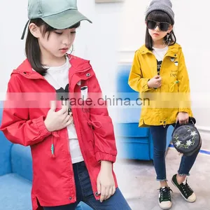 Zm40642b New Arrival Children Coat Wholesale Price Warm Long Wave Design Girls Wind Coat thumbnail-1