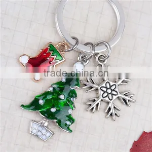 Keyring Christmas Tree Christmas Stocking Christmas Snowflake Carved White & Green Enamel Keychain thumbnail-2