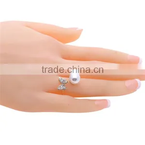 Gold-plated Rhinestone Butterfly Pearl Knuckle Finger Rings thumbnail-1