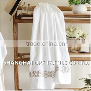 Wholesale Pure Color Bath Towel With Embroidery Logo thumbnail-1