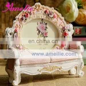AR148 Wholesale Resin Handicraft European Style Sofa Photo Frame thumbnail-1