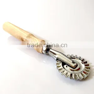 High Quality Zinc Alloy Pastry Wheel Stamp With Wooden Handle thumbnail-1