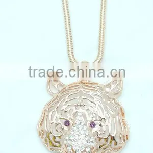 Animal Shape Rhinestone Crystal Pendant thumbnail-1