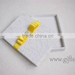 Elegant Wedding Invitations Silk Boxes Wholesale thumbnail-1